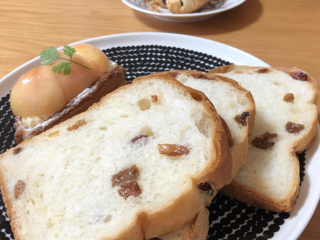 ピクニケ　レーズン食パン